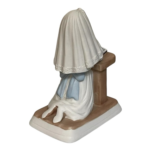 Enesco Religious Girl First Holy 1st Communion Ceramic Figure Statue VTG 1981 - Picture 5 of 14